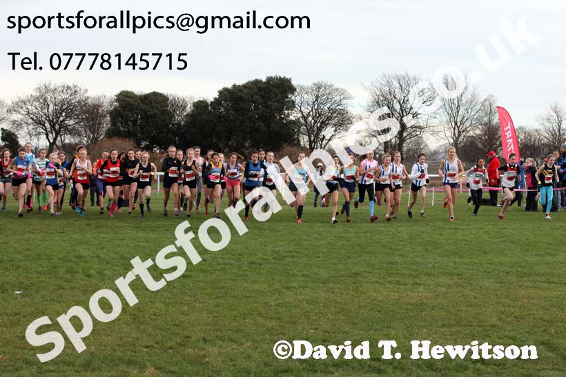Girls under-15 North Eastern Cross Country, Redcar. Photo:  David T. Hewitson/Sports for All Pics
